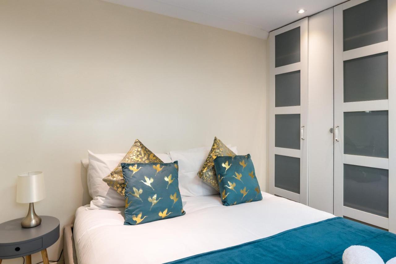 Stunning 3 Bed Townhouse * London