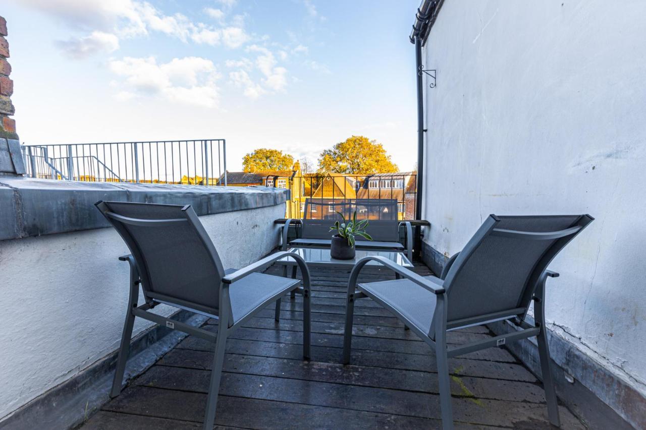 Apartment Stunning 2br Wpatio In Dalston, 2 Min To Tube *