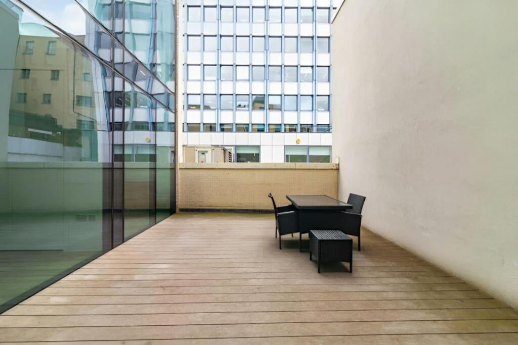 Mayfair 2 Bedroom With Large Private Terrace Apartment *