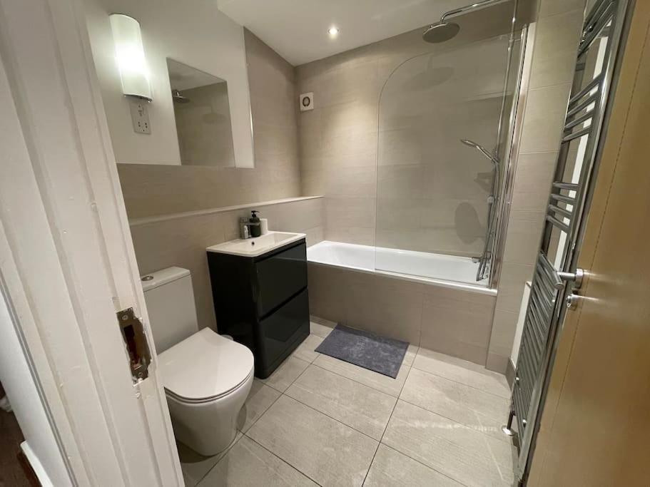 Sky View By Condokeeper Apartment London