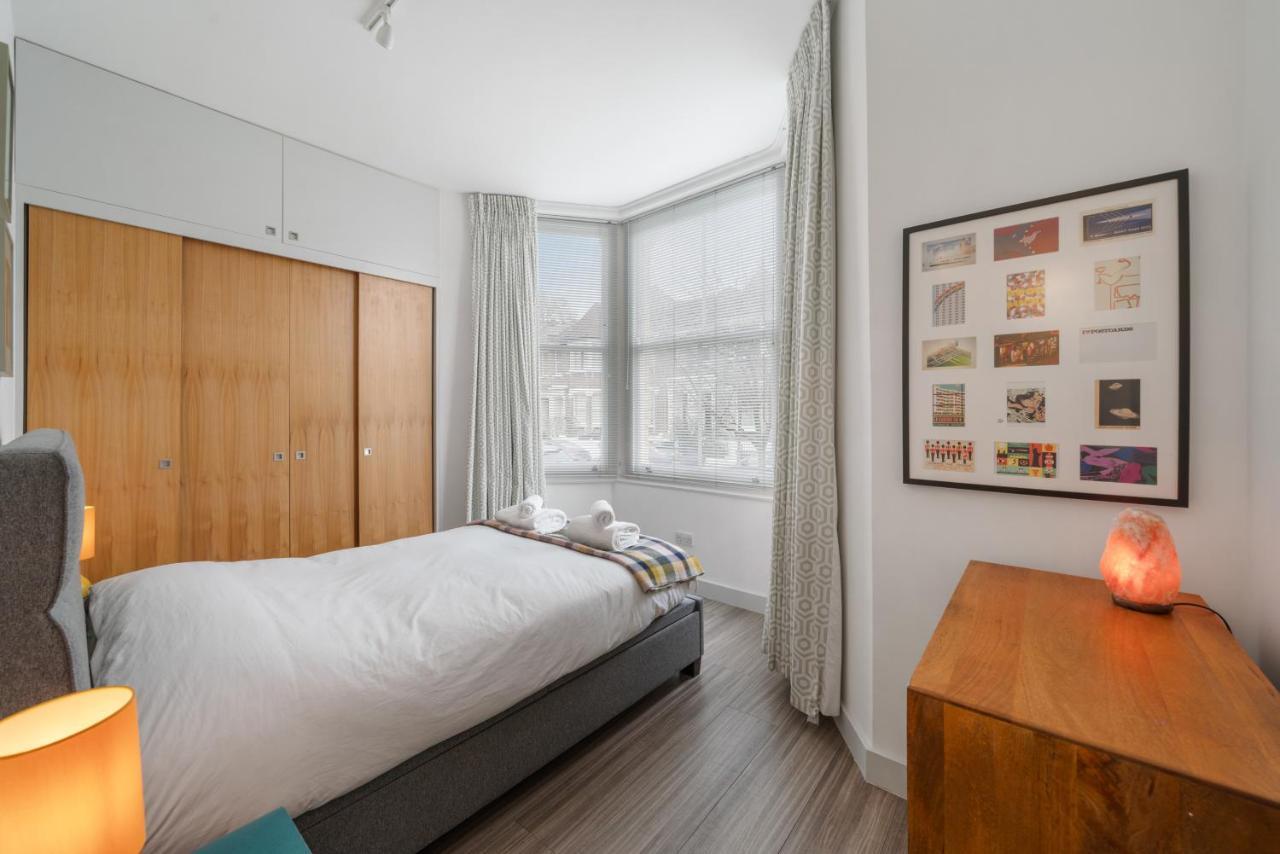 Apartment Ickburgh Road London