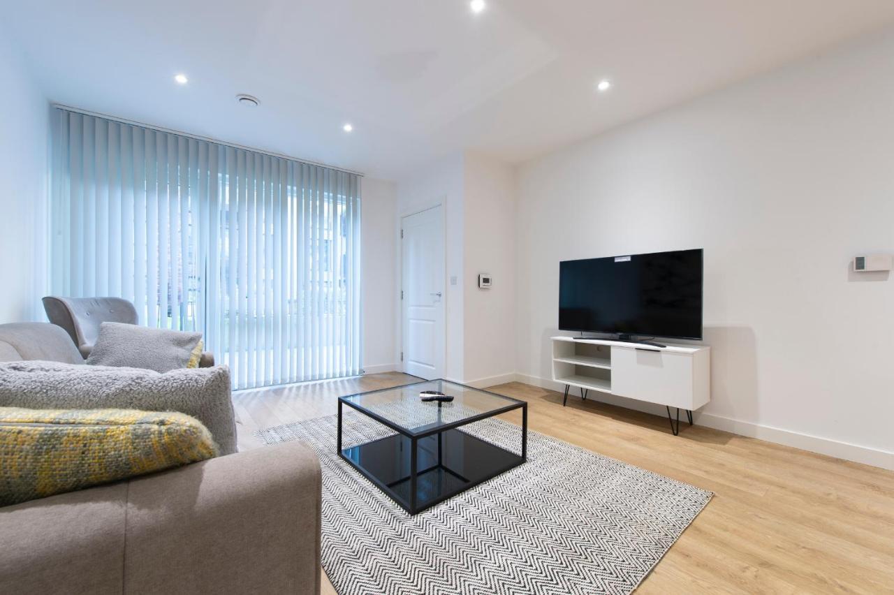 Stunning Luxury 2 Bedroom Apartamento *