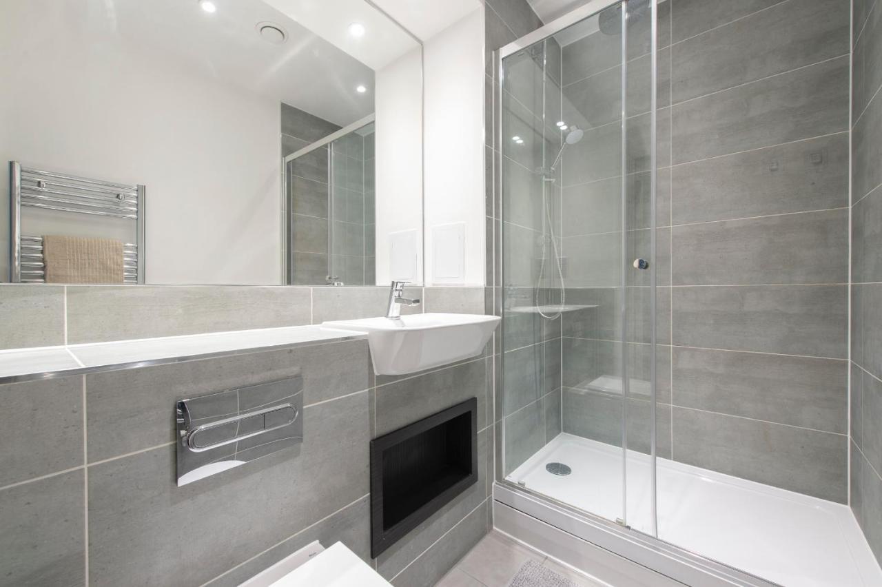 Stunning Luxury 2 Bedroom Apartamento *
