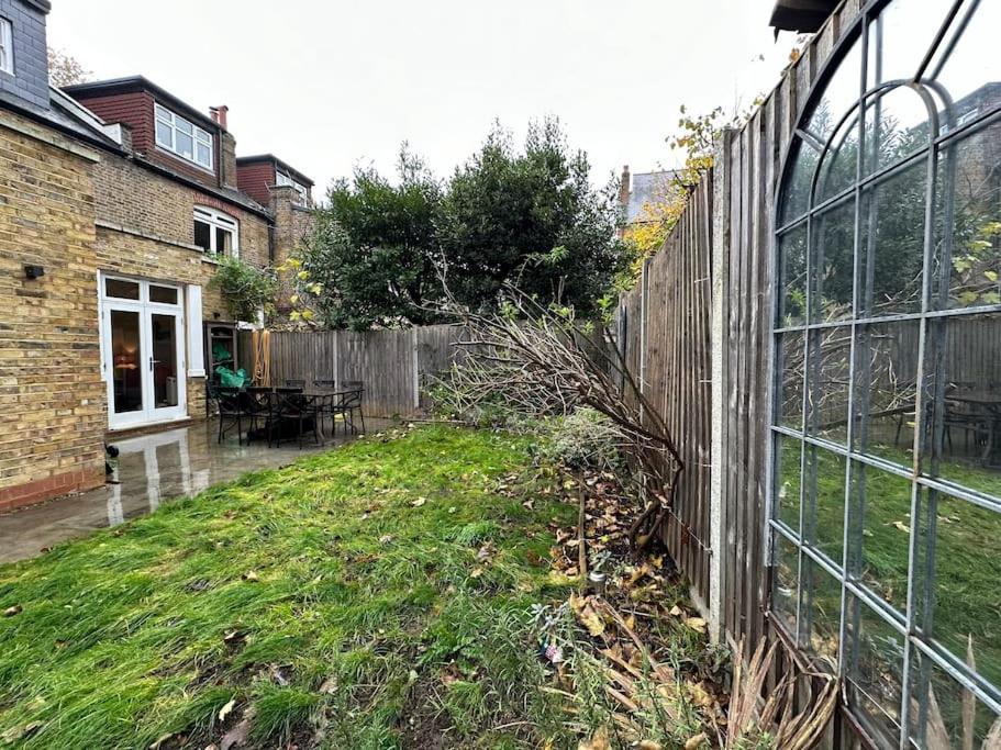 2 Bed Garden - Piccadilly Line Apartment London