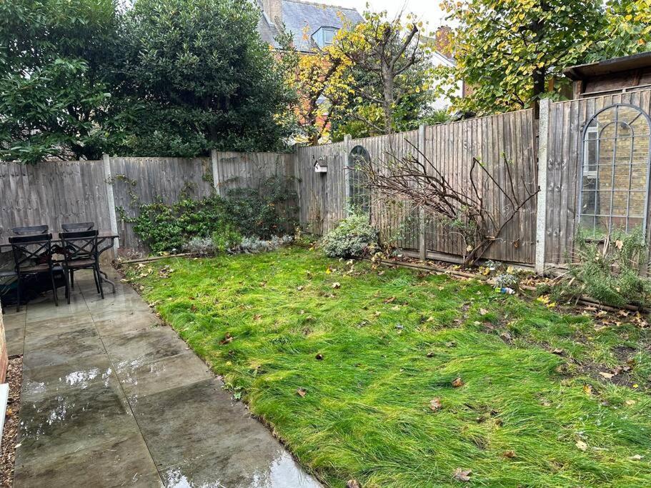 2 Bed Garden - Piccadilly Line *