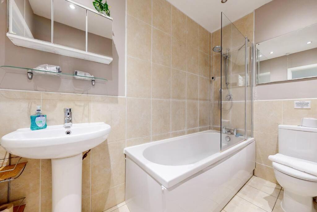 Apartment Perfectly Located, Classy 2 Bed Flat In Stockwell London
