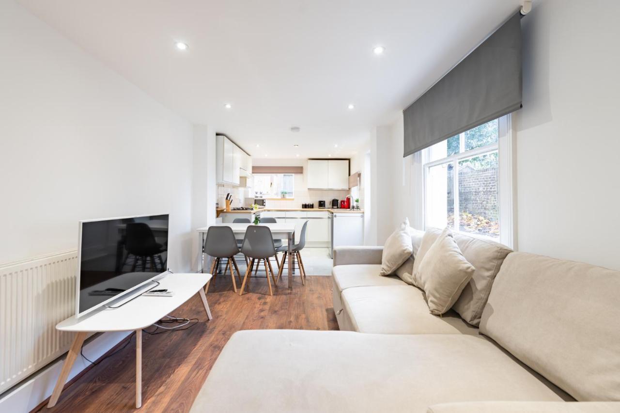Bright, Spacious & Large Wimbledon Flat Apartment
