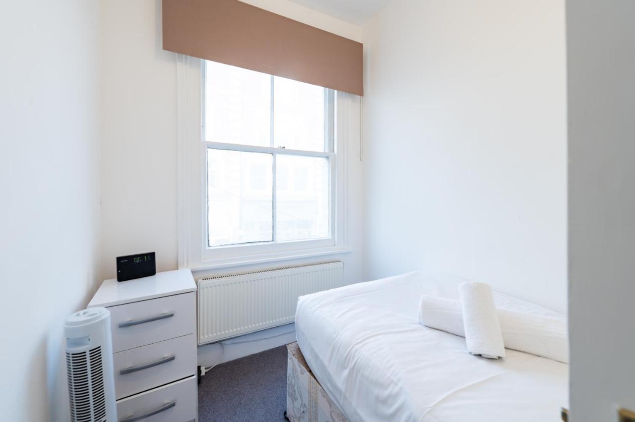 Bright, Spacious & Large Wimbledon Flat Apartment