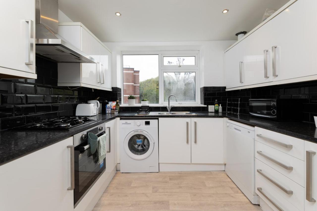 Primrose - Large 2 Bedroom Apartment *