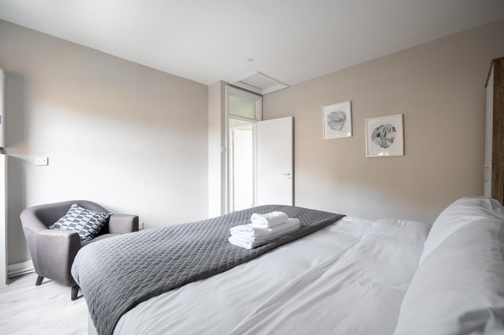 Kennington D/apartment *