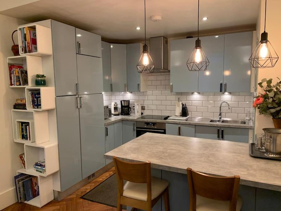 Hyde Park 3bed With Patio As Seen On Tv House Hunters International Apartment London