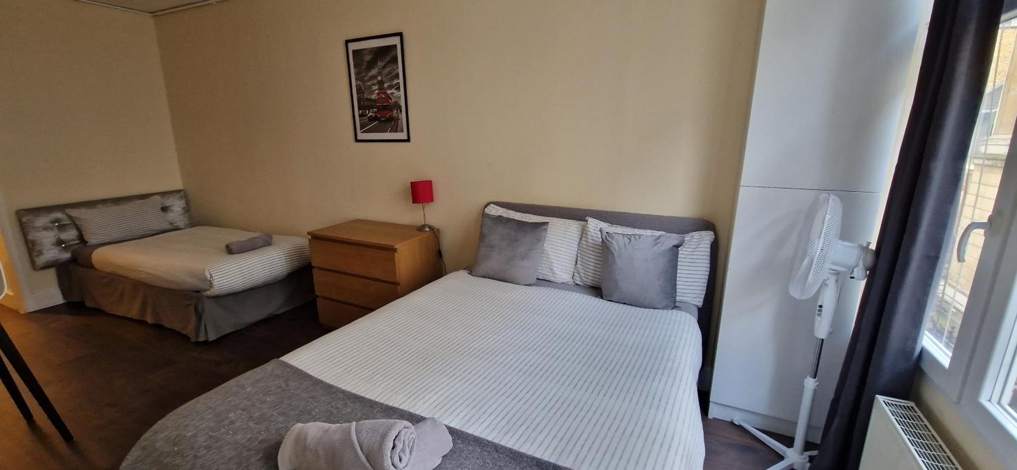 Privatunterkunft Affordable In Shared Flat, Bridge