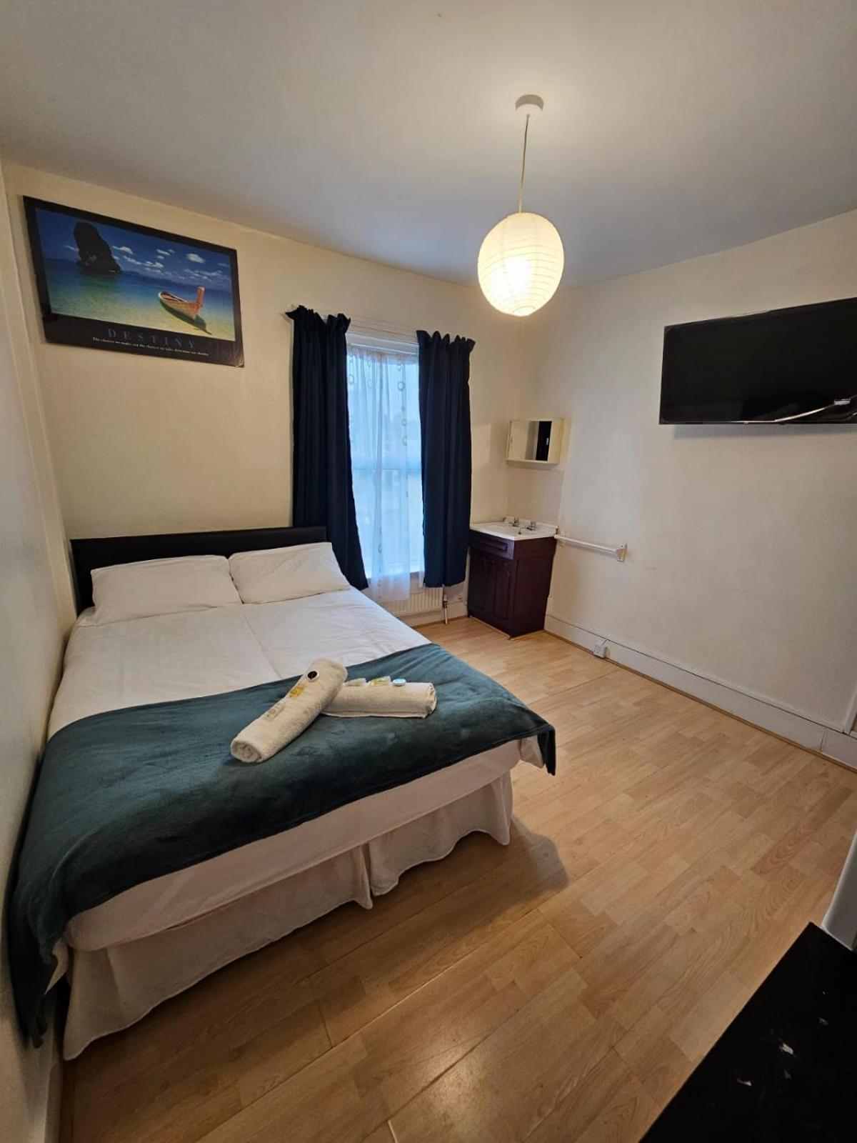 Bruce Guest house London
