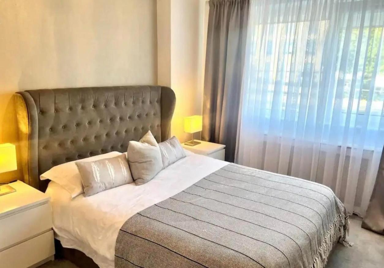 Stunning One Bedroom With Garden *