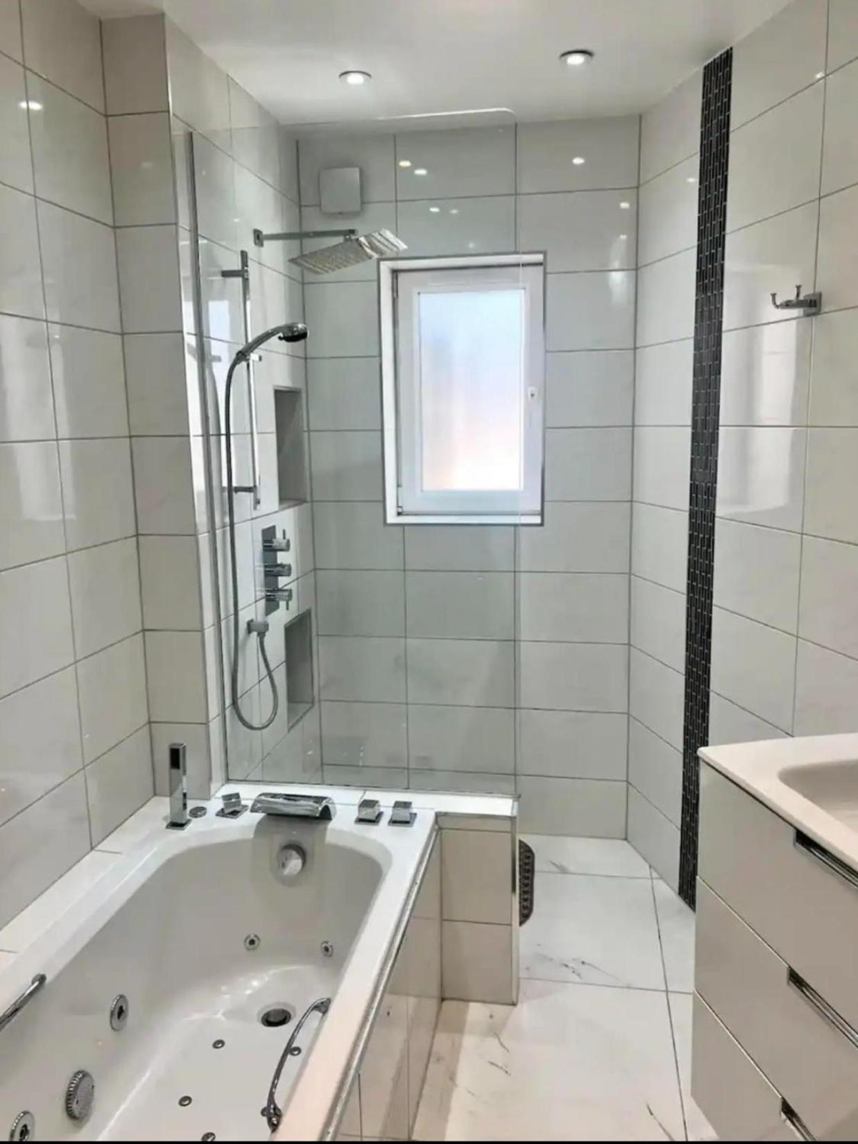 Apartment Stunning One Bedroom With Garden *