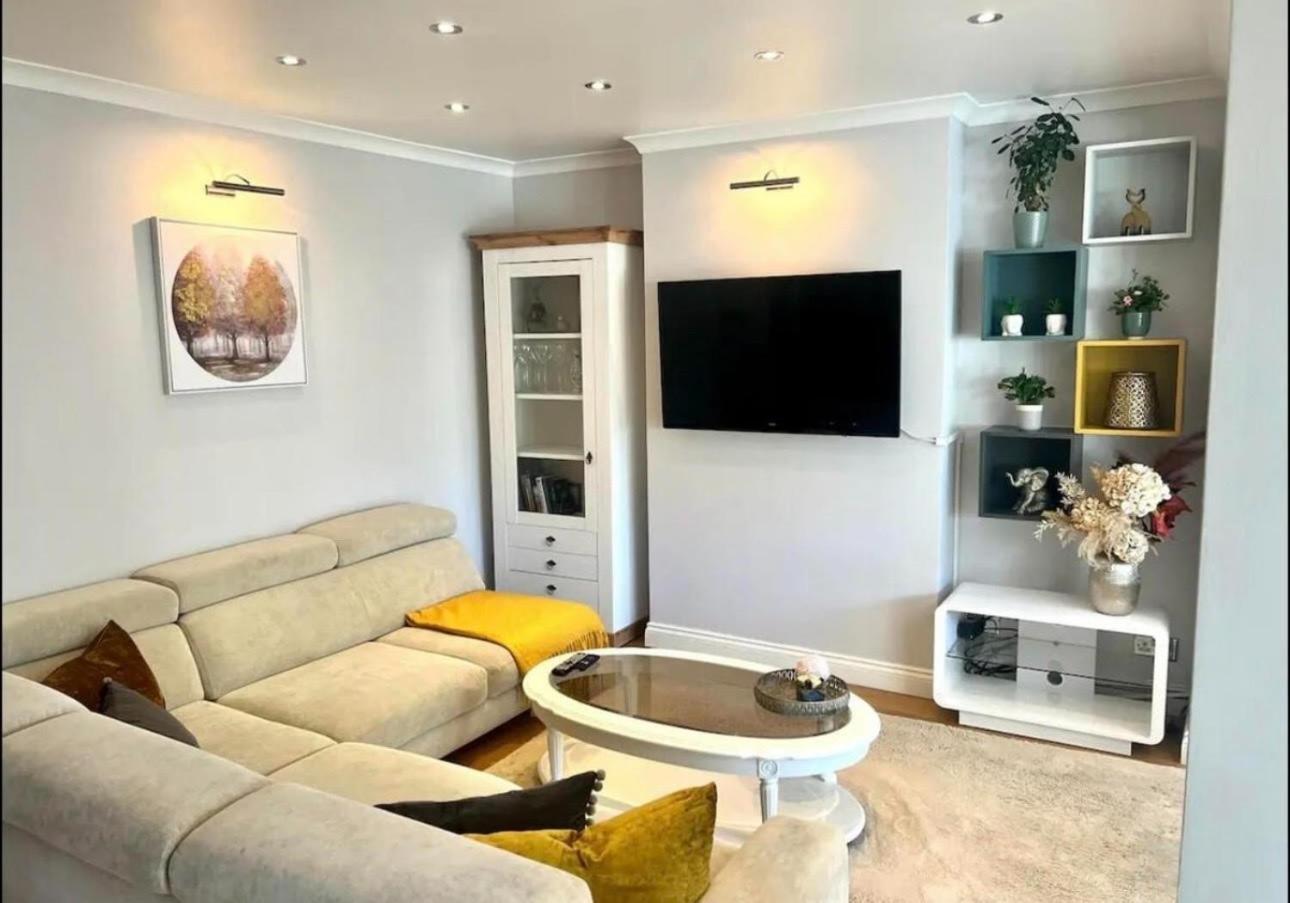 Stunning One Bedroom With Garden London
