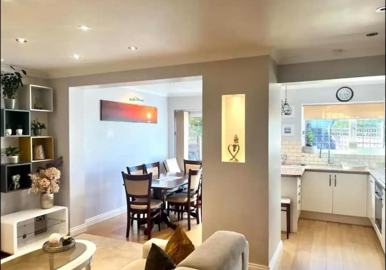 Stunning One Bedroom With Garden * London