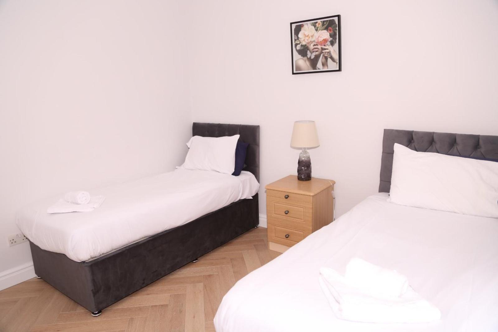 Star Warwick Mansions 4-bed Retreat Apartment