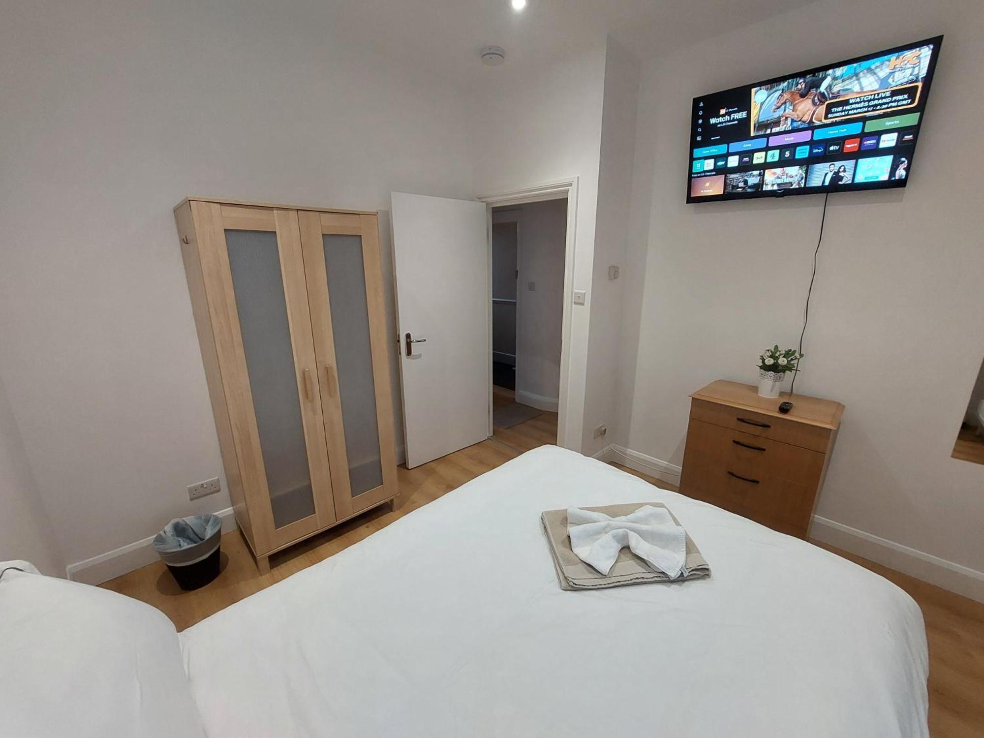 Cosy North Kensington Family For 4 Persons - Children Free *