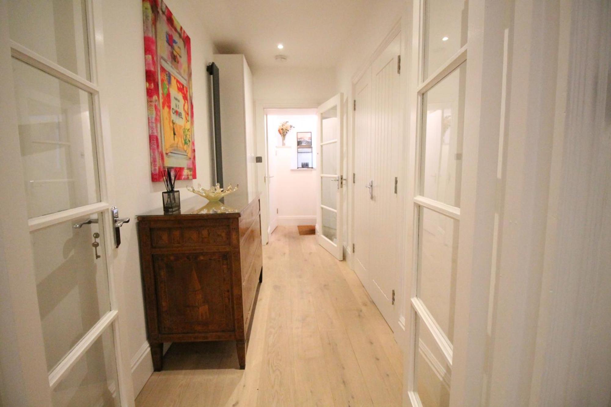 Trendy 2bedroom And 2 Bathroom Flat, Quiet Nottinghill Street *