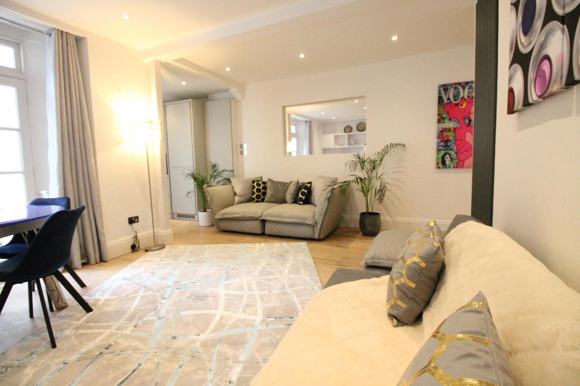 Trendy 2bedroom And 2 Bathroom Flat, Quiet Nottinghill Street Apartment *