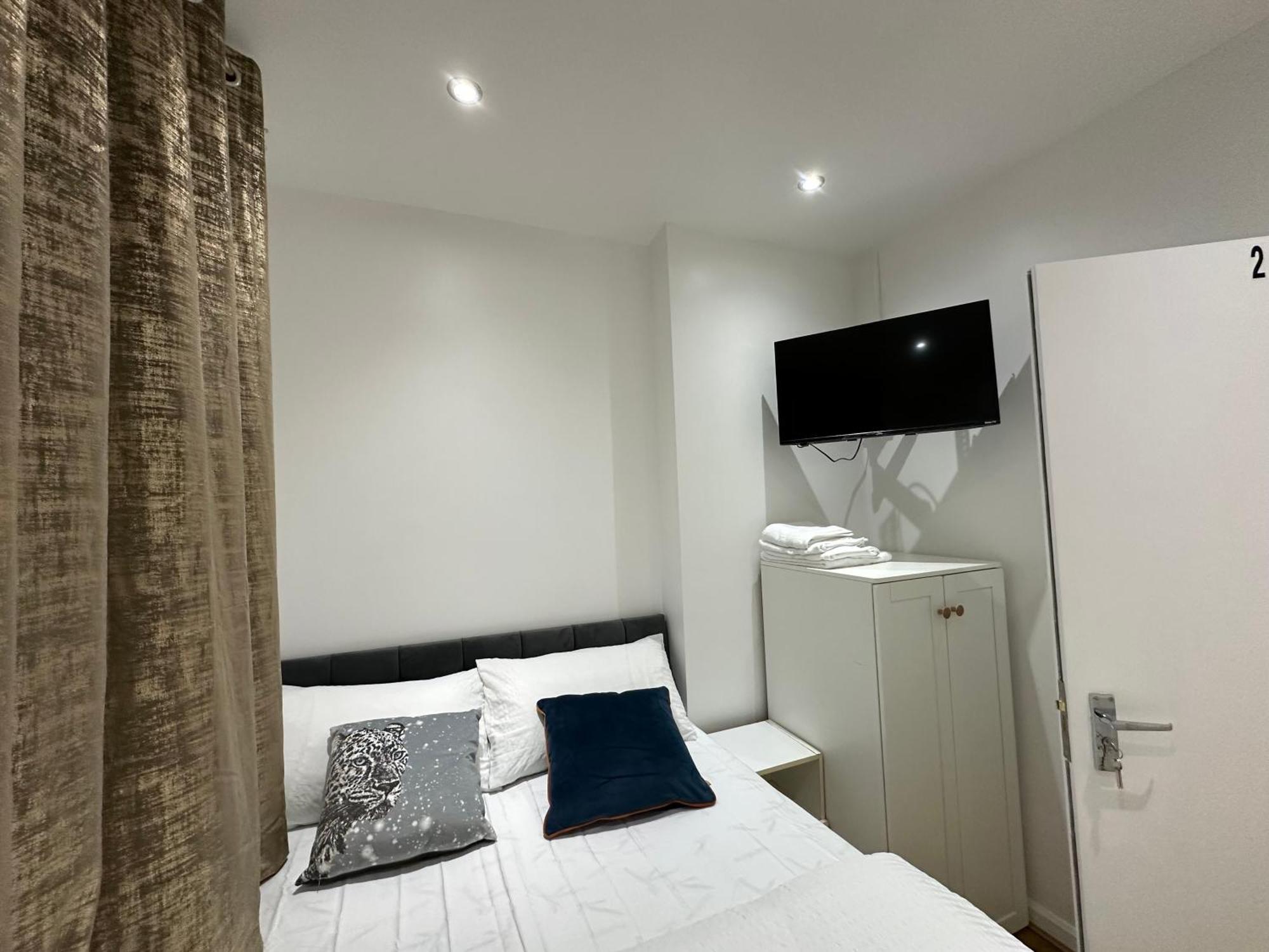 Smart Cosy/small Double In Oakridge Road Bromley Gasthof *