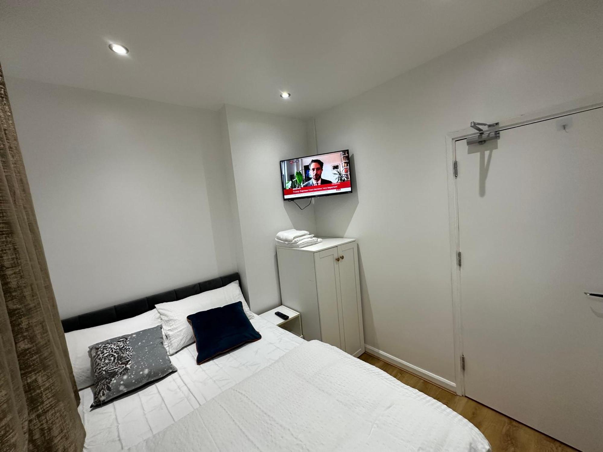 Smart Cosy/small Double In Oakridge Road Bromley * London