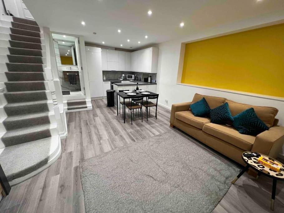 Stunning 3br Maisonette In Brixton Apartment London