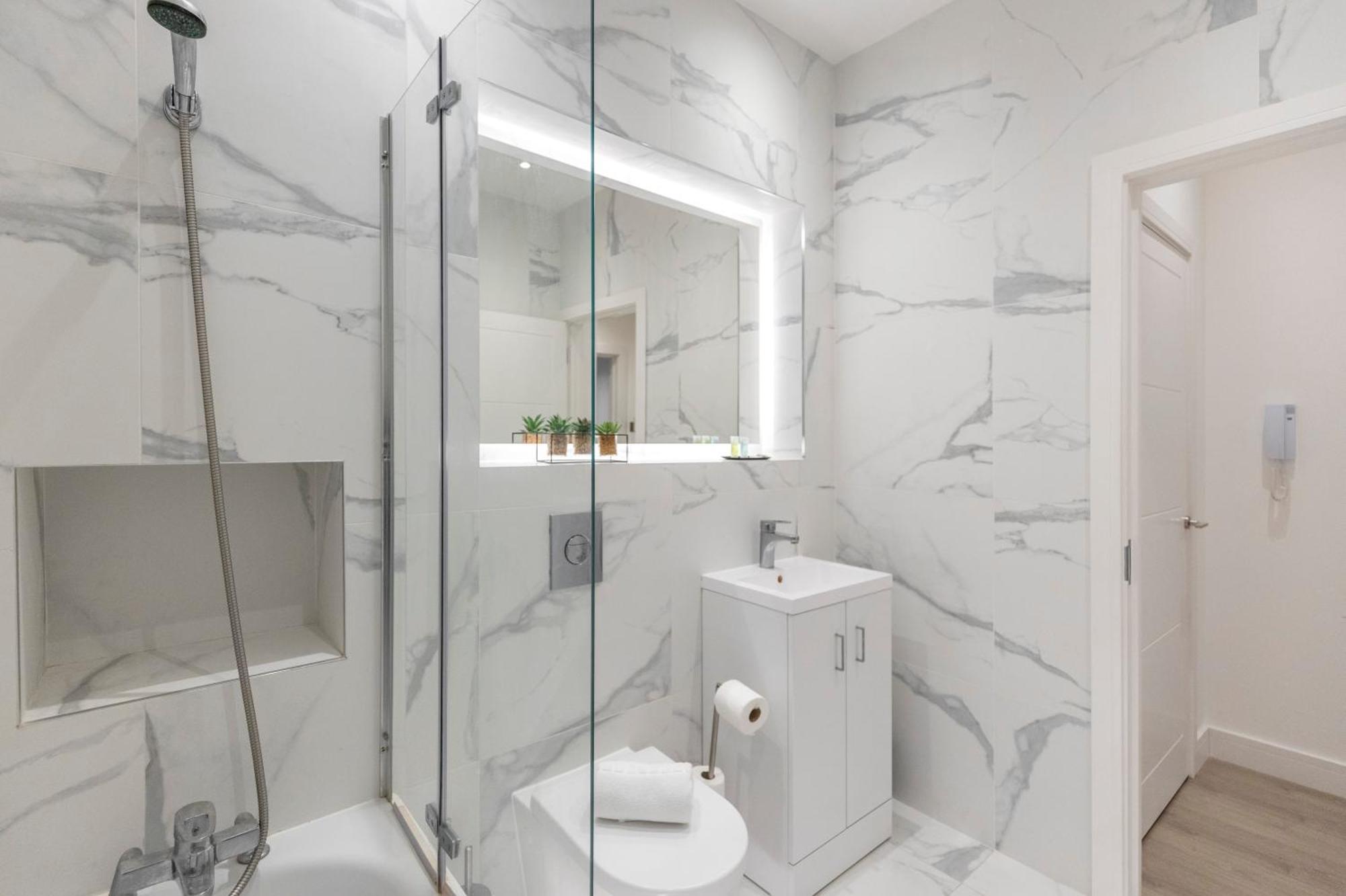 Spacious Luxury King Bed - Location * Londres