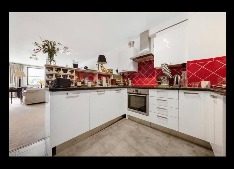Apartment Us Embassy Spacious London