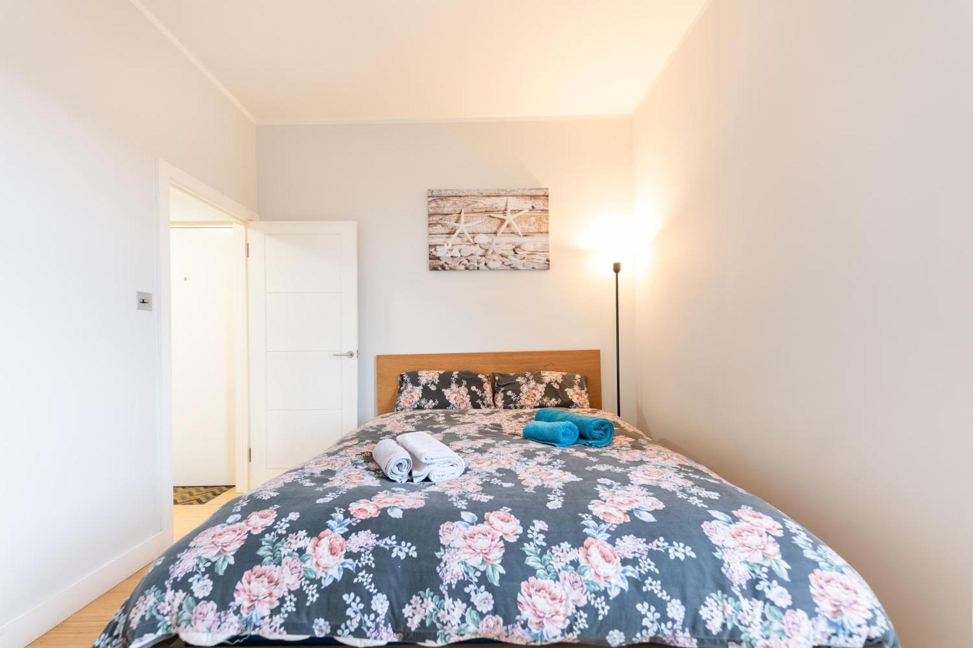 Special Offer! Bright & - Up To 4 * London