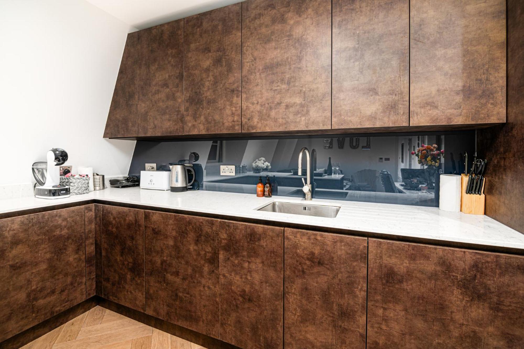 Spectacular 2-bedroom Penthouse In Marble Arch 75 Apartment