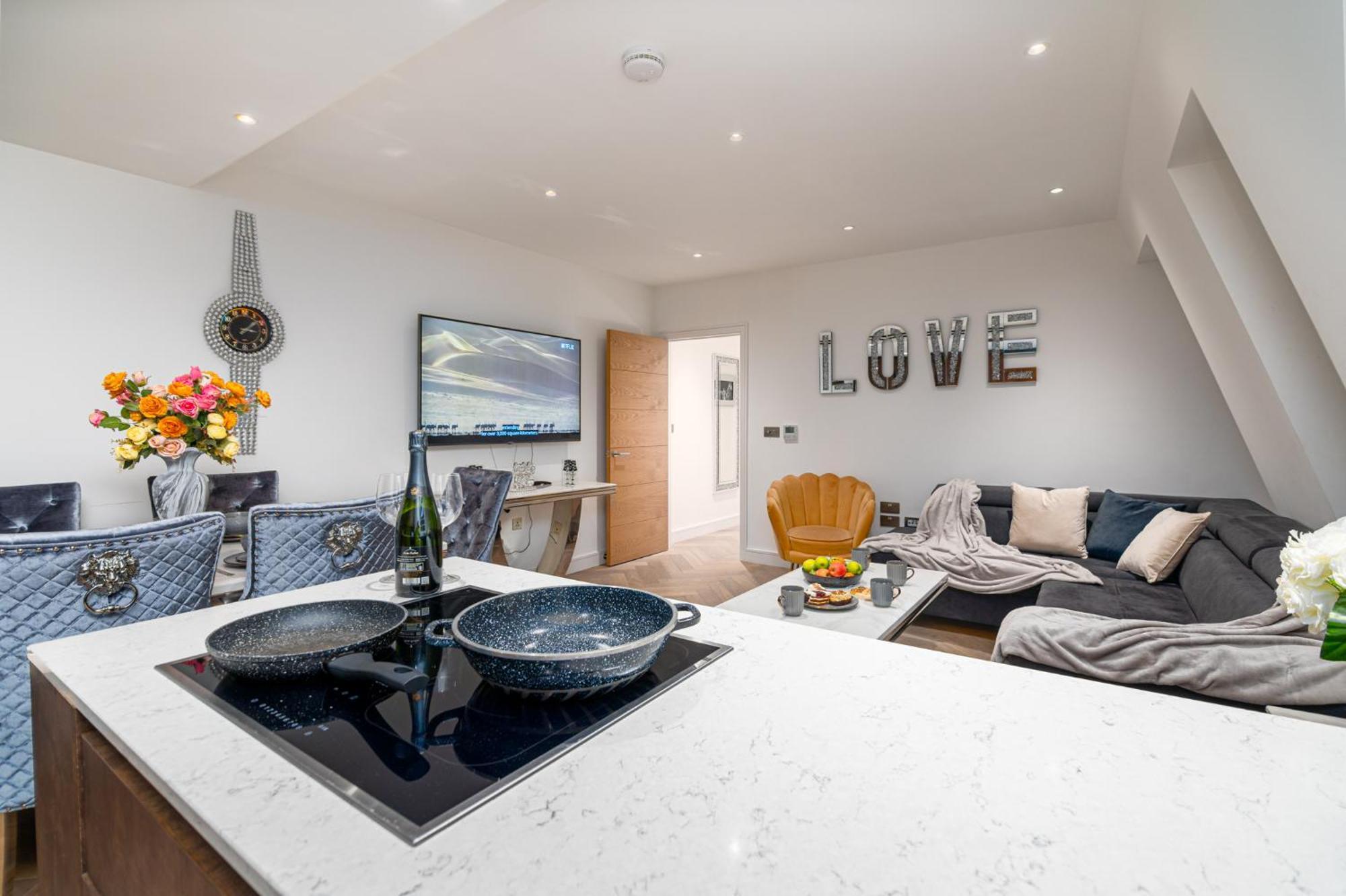 Spectacular 2-bedroom Penthouse In Marble Arch 75
