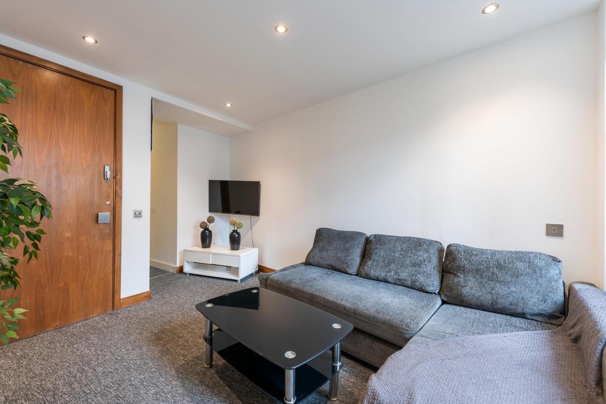 Luxury 2 Bedroom Flat In Bell Street London