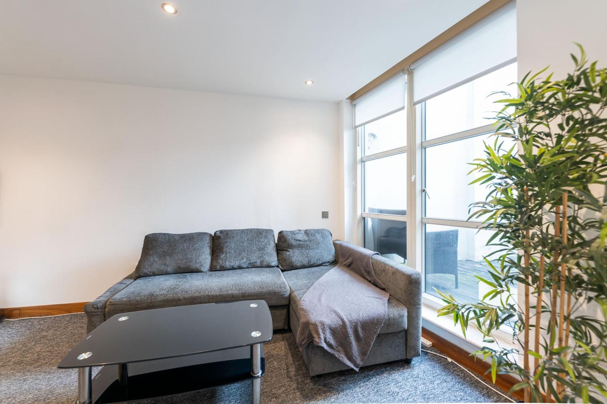 Luxury 2 Bedroom Flat In Bell Street Apartment London