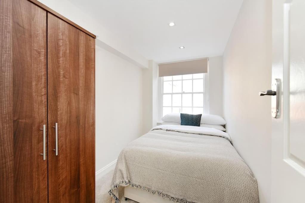 Apartment Three Bedrooom Flat In Heart Of London