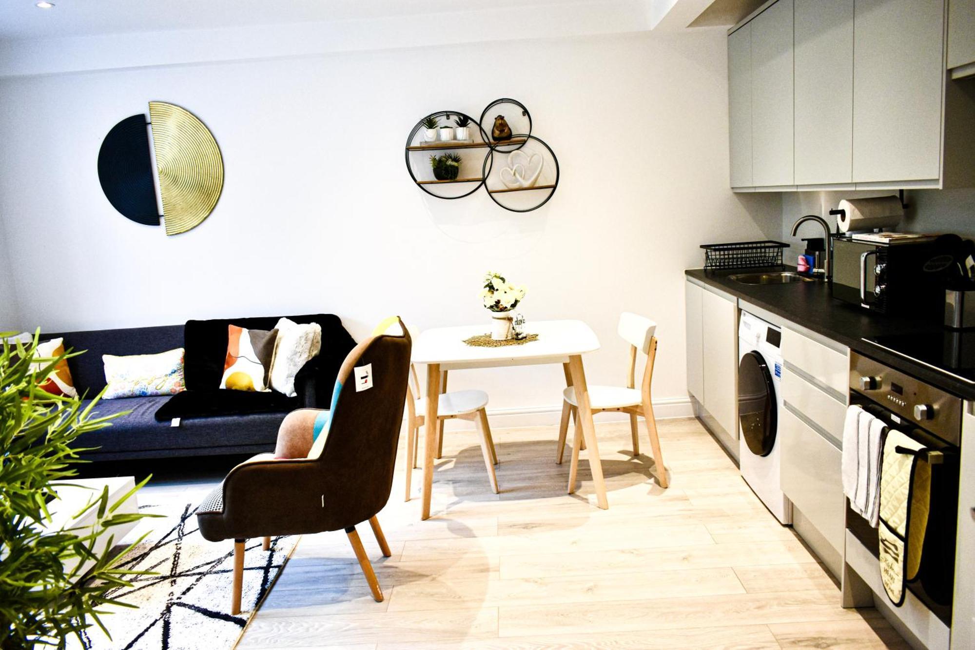 Luxury House With 2 Bedrooms Free Driveway Parking Close To Central Wembley Stadium And Shopping Malls * London