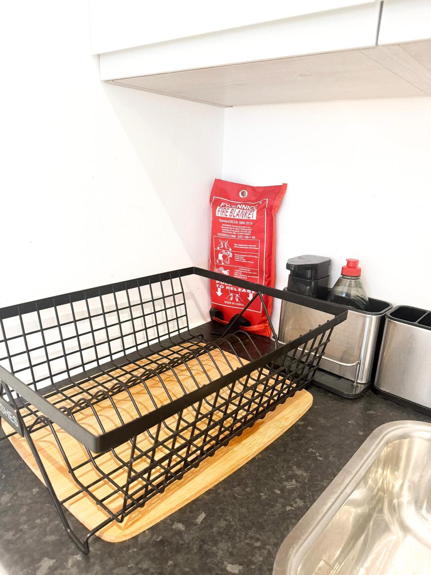Luxury House With 2 Bedrooms Free Driveway Parking Close To Central Wembley Stadium And Shopping Malls Apartment