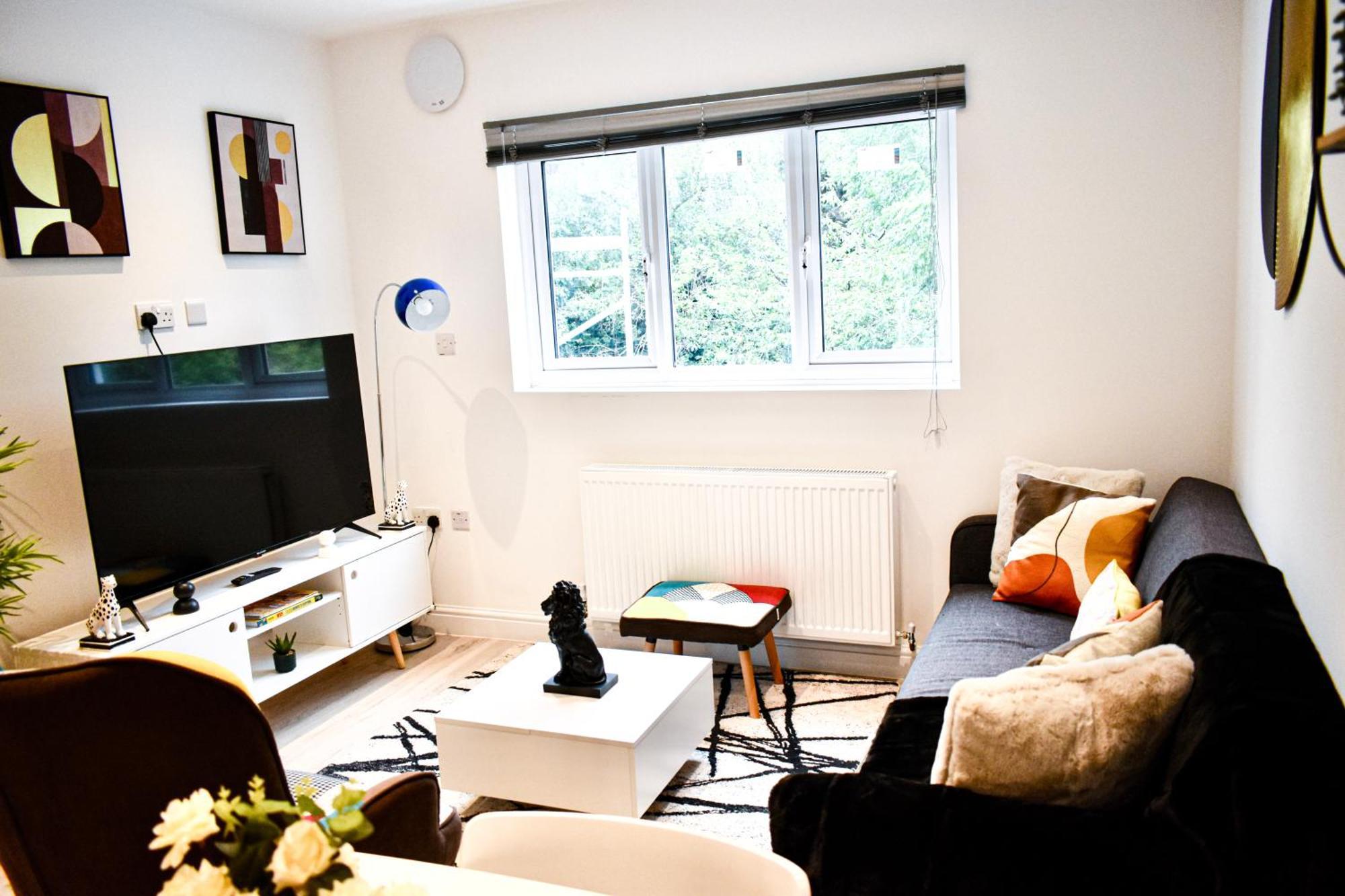 Luxury House With 2 Bedrooms Free Driveway Parking Close To Central Wembley Stadium And Shopping Malls Apartment *