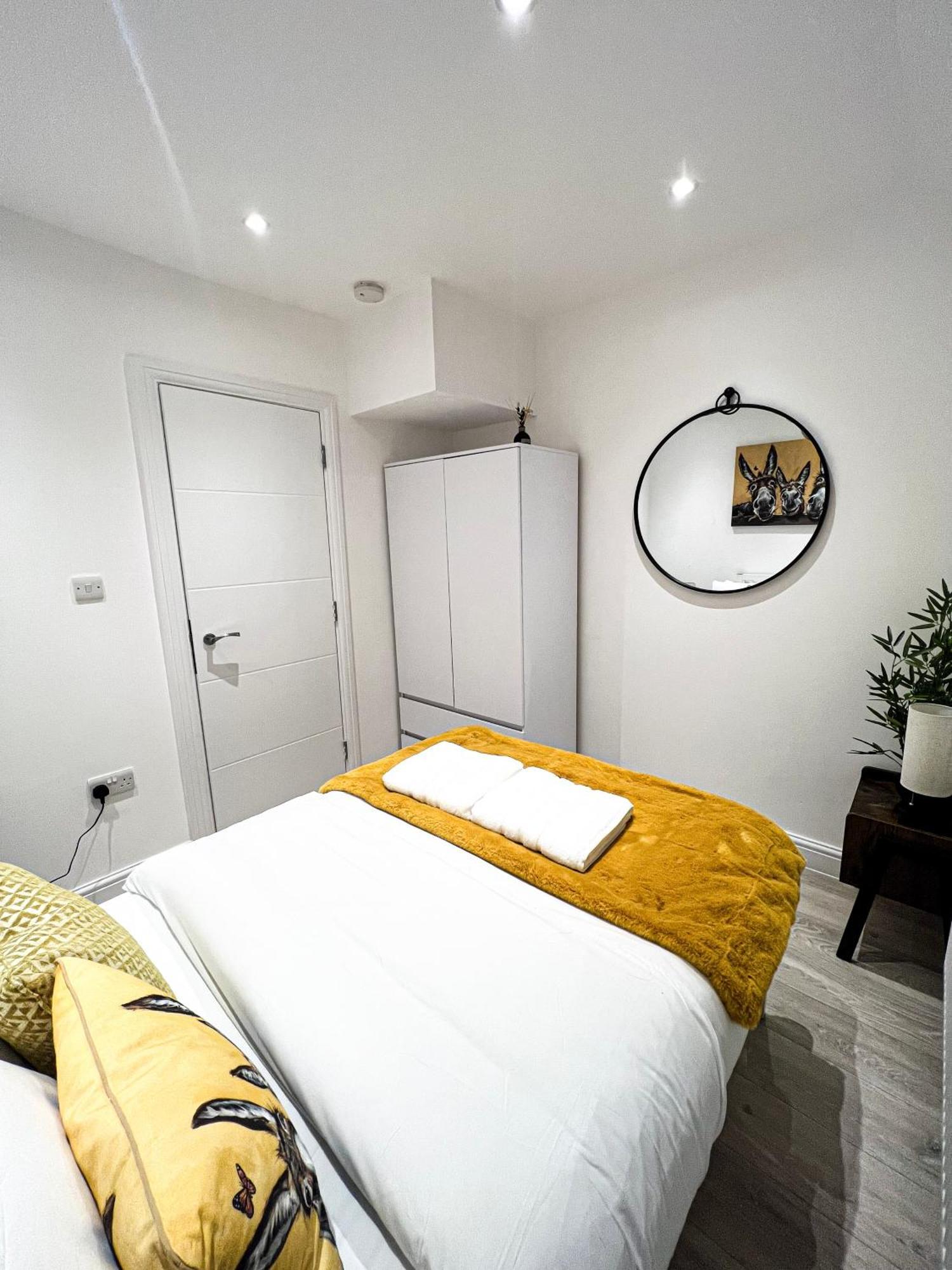 Luxury House With 2 Bedrooms Free Driveway Parking Close To Central Wembley Stadium And Shopping Malls Apartment *