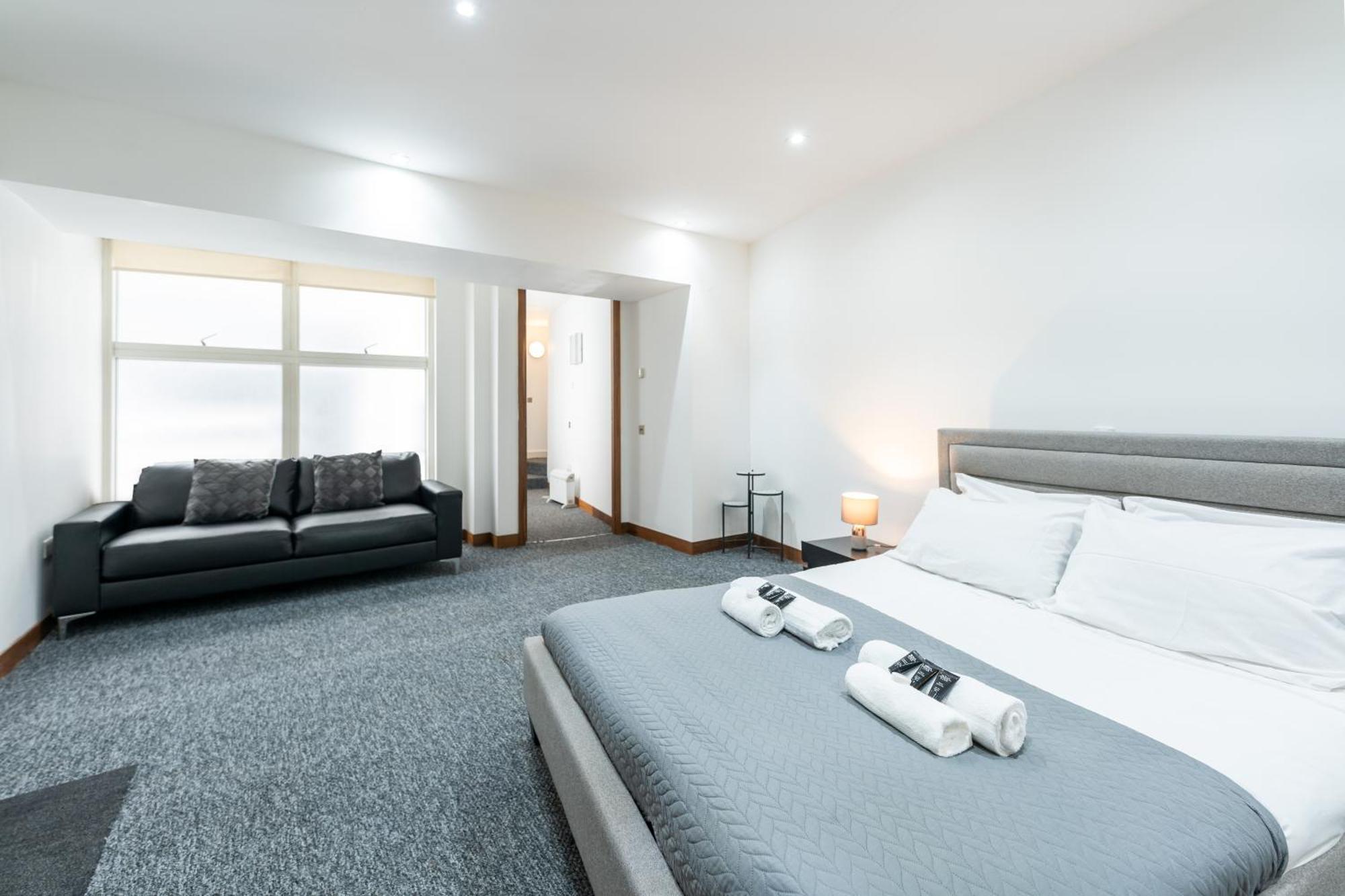 Luxury 2 Bedroom Flat In Bell Street London