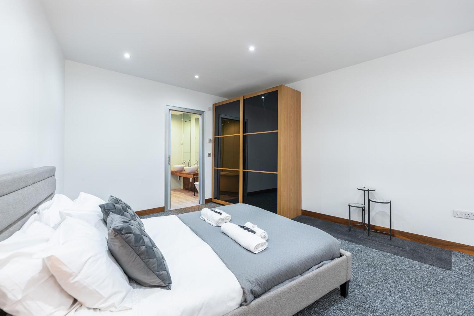 Luxury 2 Bedroom Flat In Bell Street Apartment *