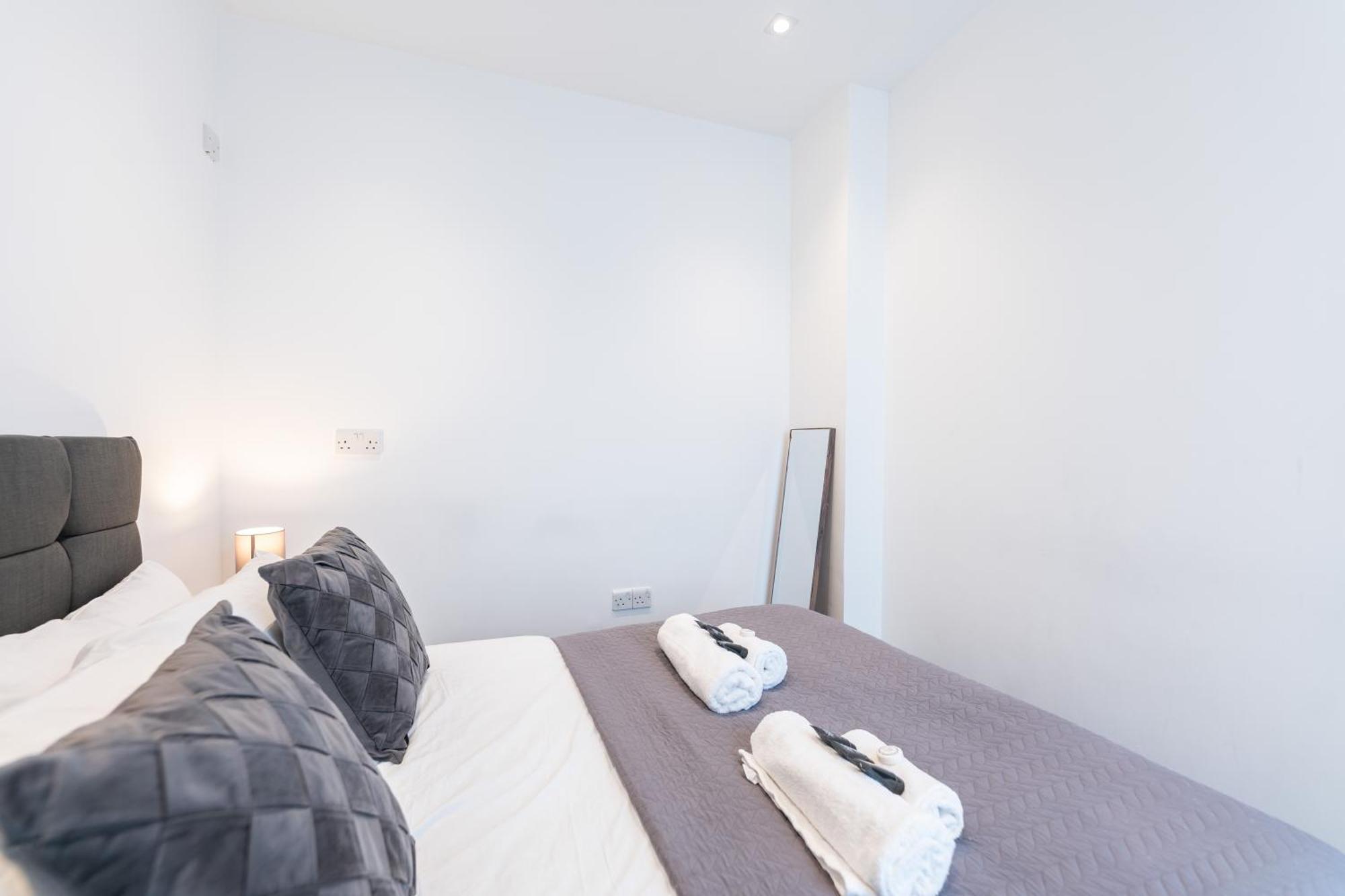 Luxury 2 Bedroom Flat In Bell Street * London