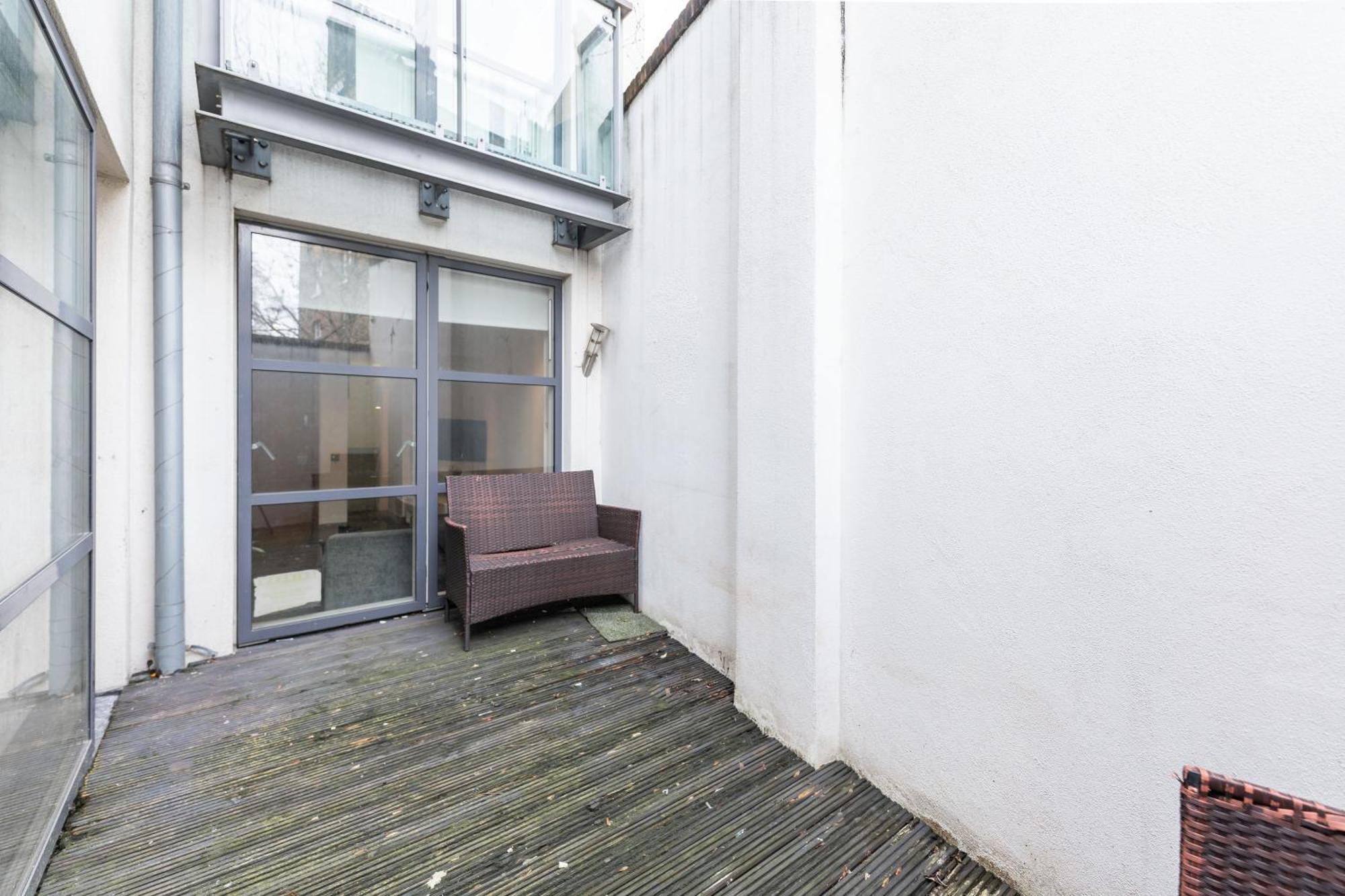 Luxury 2 Bedroom Flat In Bell Street London