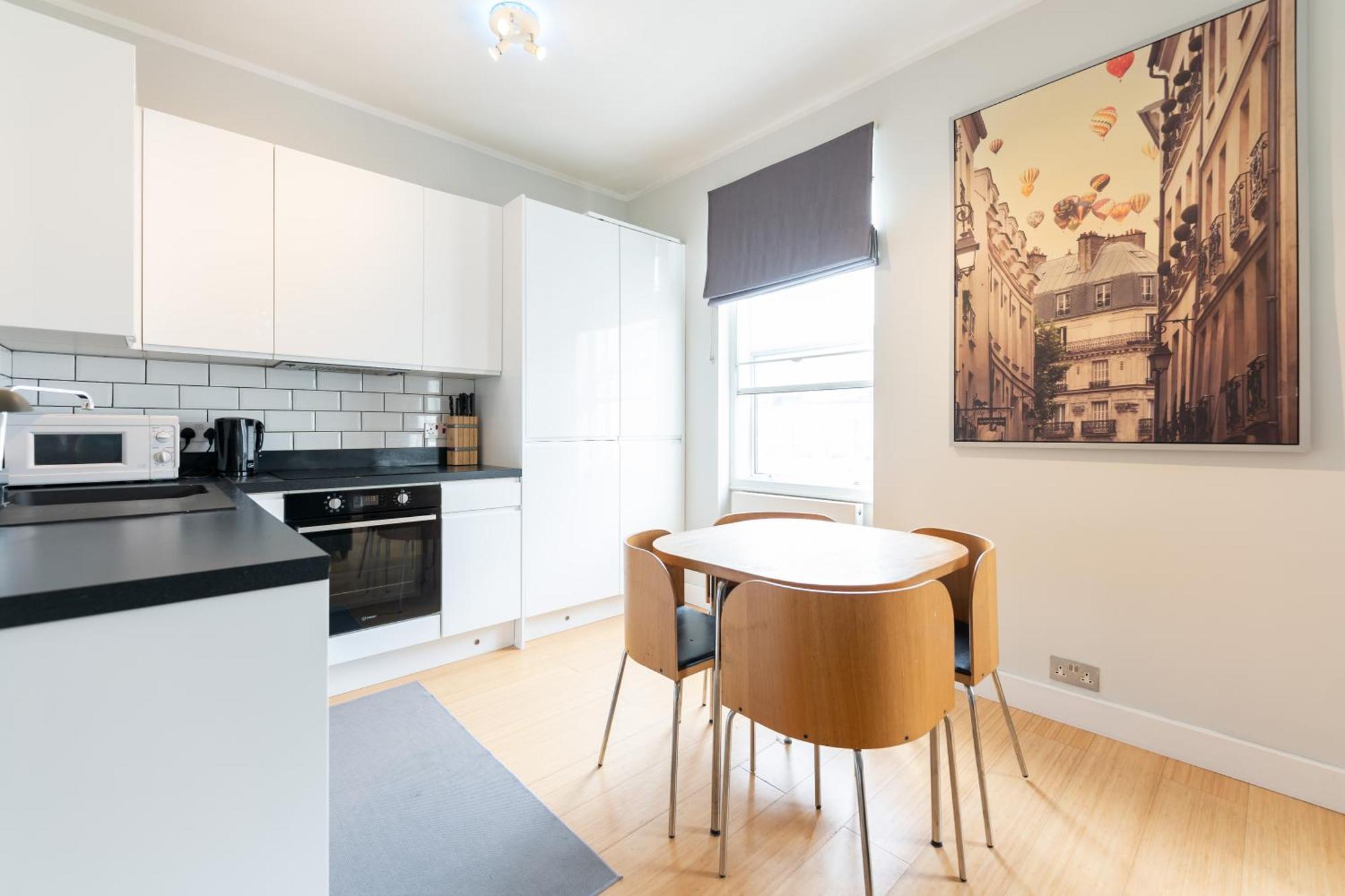 Apartment Special Offer! Bright & - Up To 4