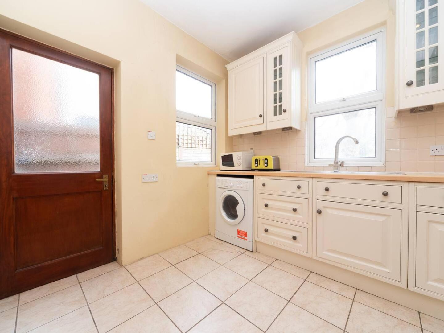 Garden Flat With A Heath Views & Skyline Apartment *