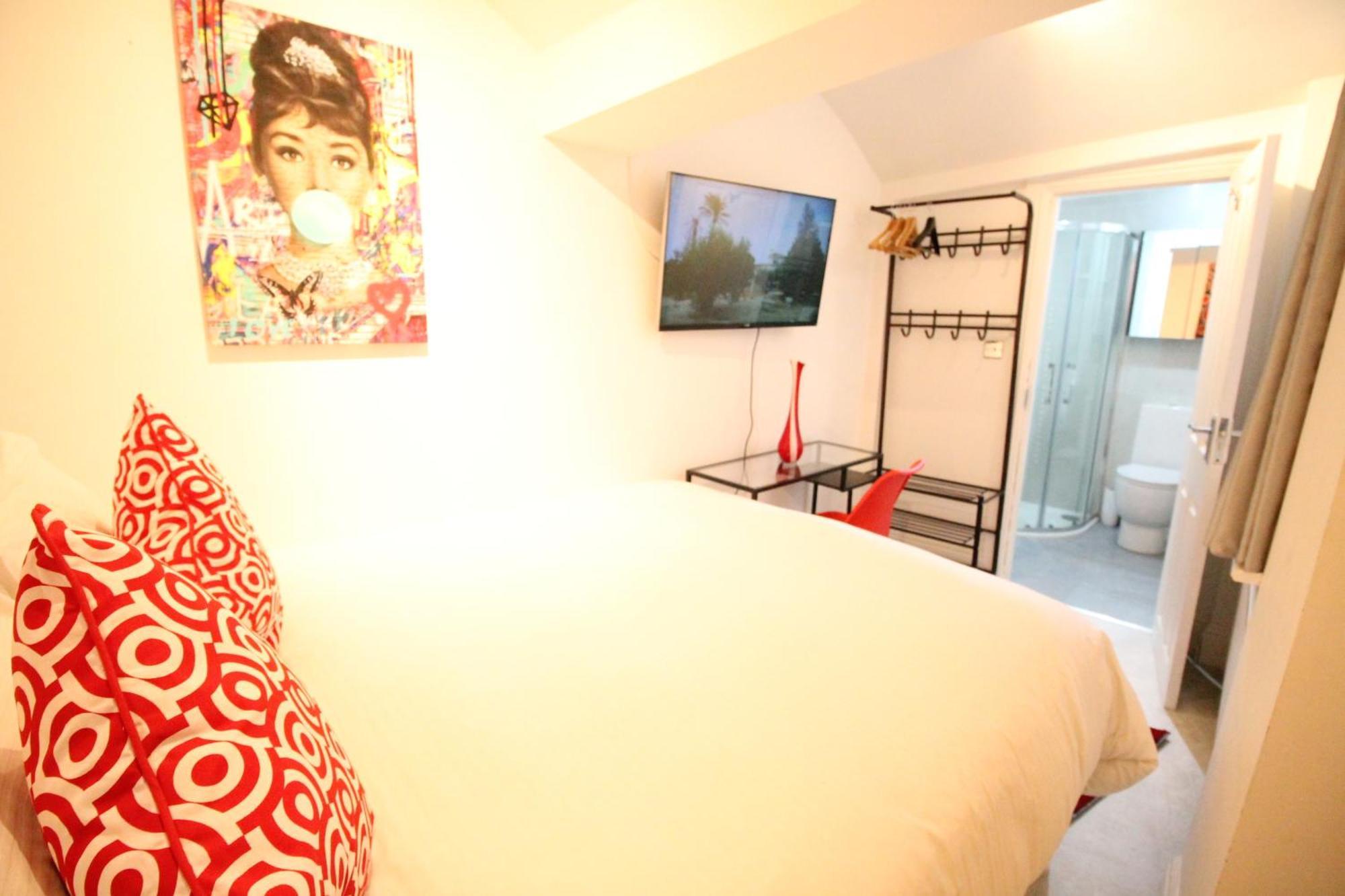 Trendy 2bedroom And 2 Bathroom Flat, Quiet Nottinghill Street Apartment