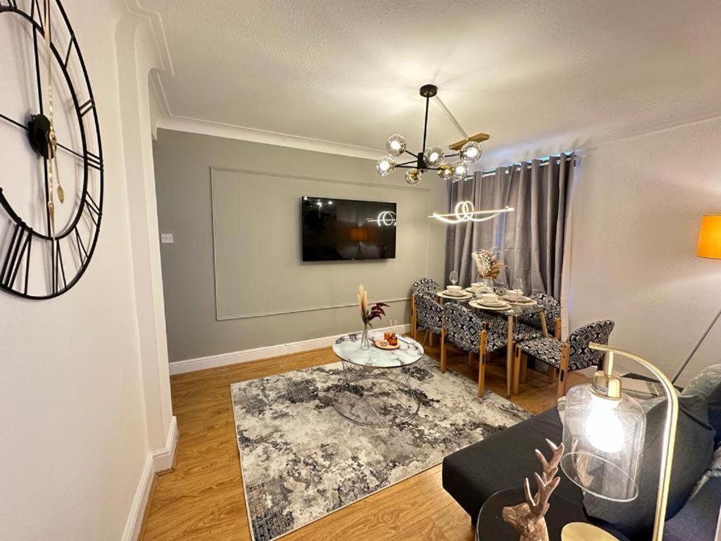 Apartment Hyde Park Three Bedroom