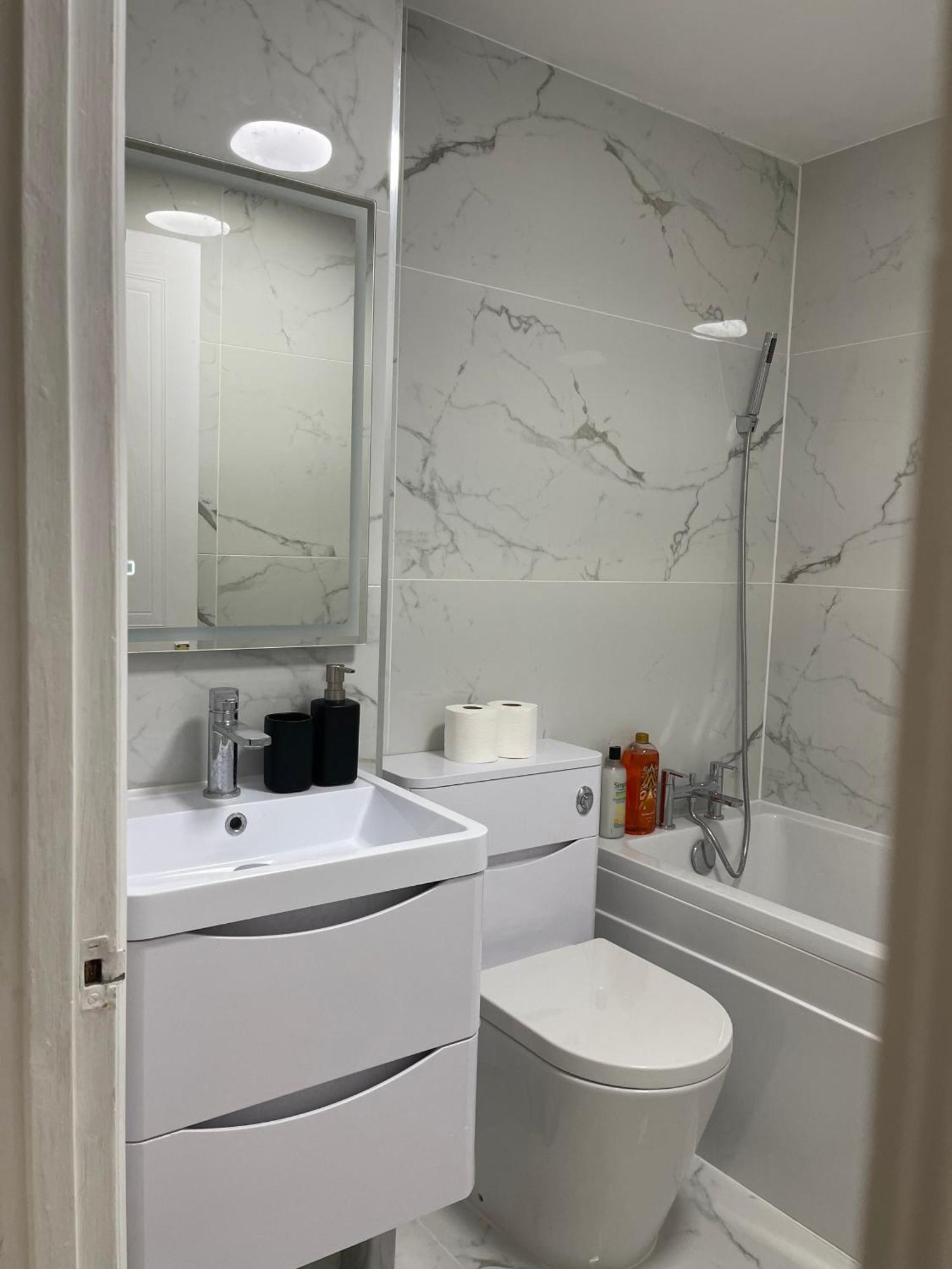 2bed Cozy Spacious - 15min To Canary Wharf O2 Excel