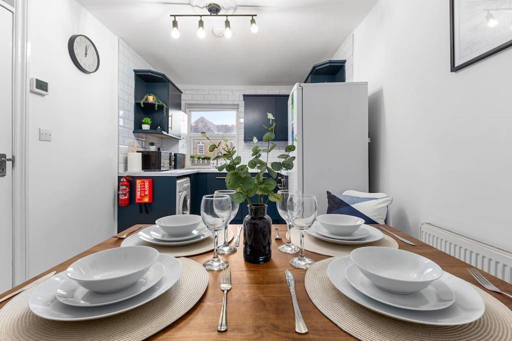 Apartamento The Holloway Suite- Longterm 15% Off Sleeps4 Londres